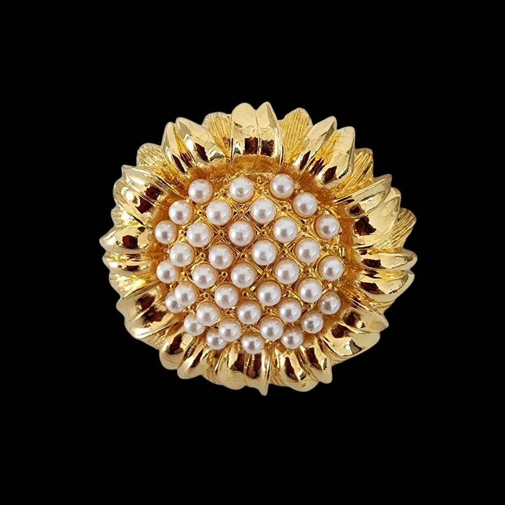 Vintage Mod Brooch Pin Pendant sunflower pearls signed MOD  A0253